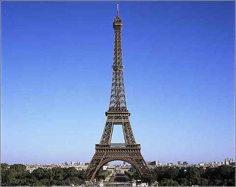 法国巴黎：艾菲尔铁塔