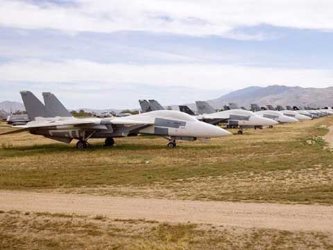 美国空军异常壮观的飞机坟场