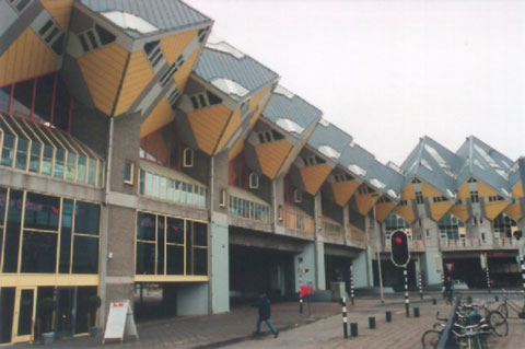 荷兰鹿特丹立体方块屋