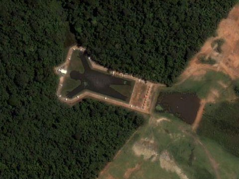 Google Earth上巨型人工湖