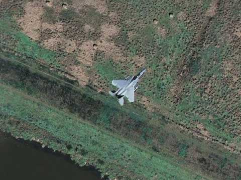 Google Earth上的清晰F-15战斗机