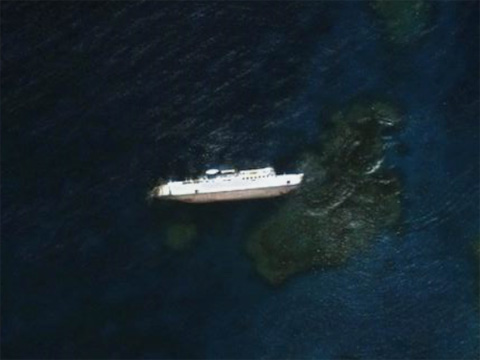Google Earth发现海上失事船