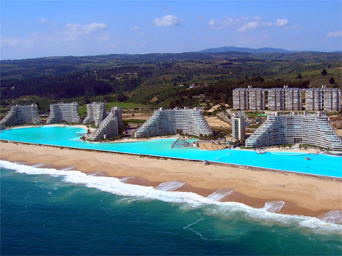 智利世界最大的游泳池