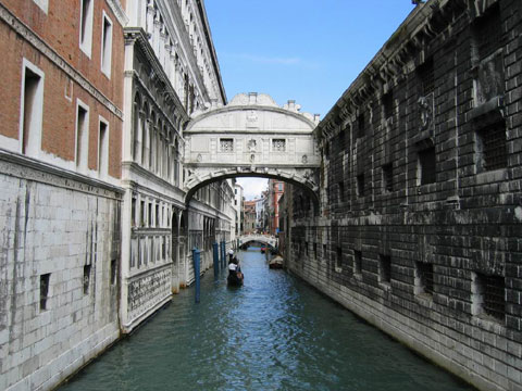 意大利威尼斯：叹息桥